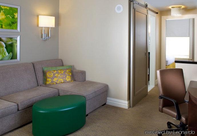 Courtyard By Marriott French Quarter/iberville酒店3*